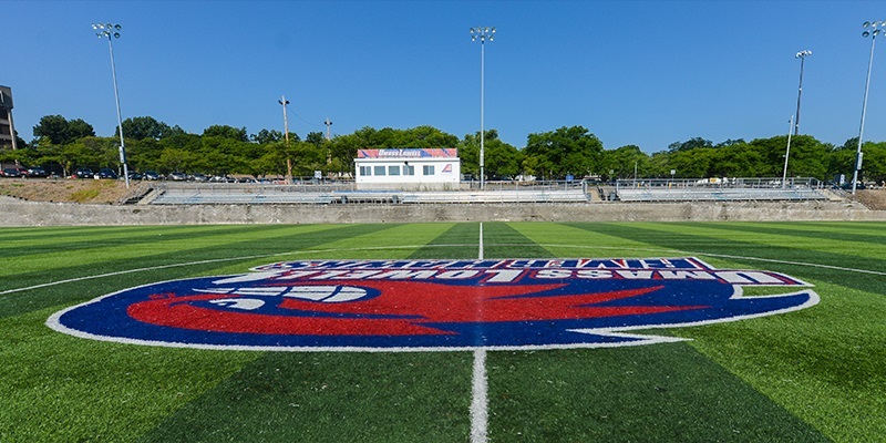 Truong Dai hoc University of Massachusetts Lowell_Stadium