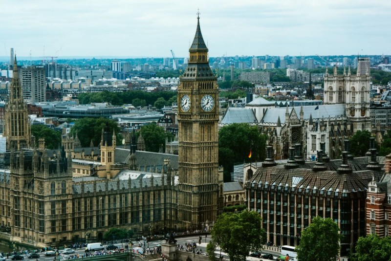 Top 10 trường UK lớn nhất về số lượng tuyển sinh