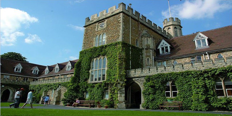 Cơ Hội Nhận Học Bổng Lên Đến 50% Học Phí Tại Trường Đại Học Gloucestershire, UK