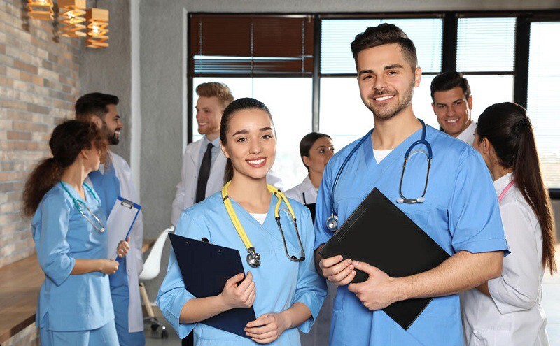 Lấy bằng Y khoa tại Anh Quốc chỉ trong 7 năm