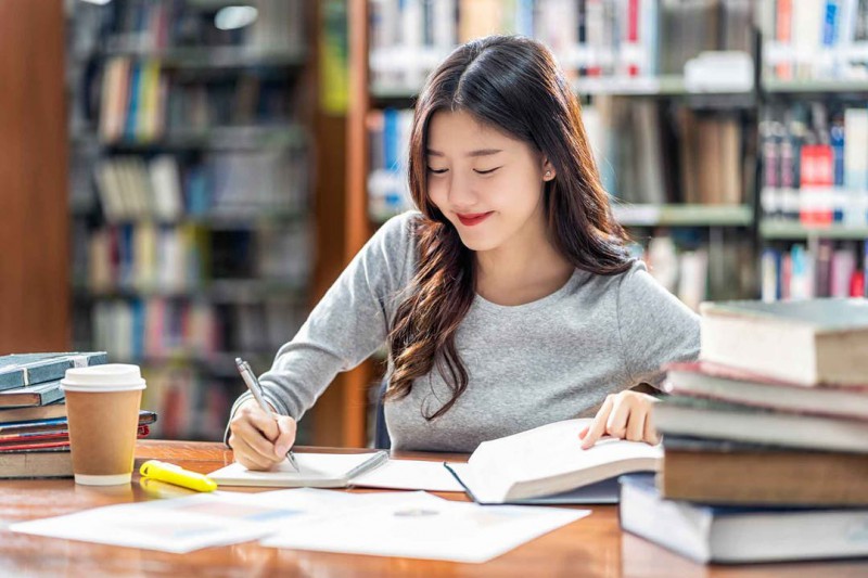 !! Quà tặng mùa hè: Khoá học tiếng Anh trị giá 9000 CAD với giáo viên bản xứ Canada