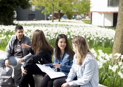 Nguyễn Lê Hà Linh – Cô gái lựa chọn đại học top đầu University of Warwick để theo đuổi ước mơ Thạc sỹ ngành E-Business Management