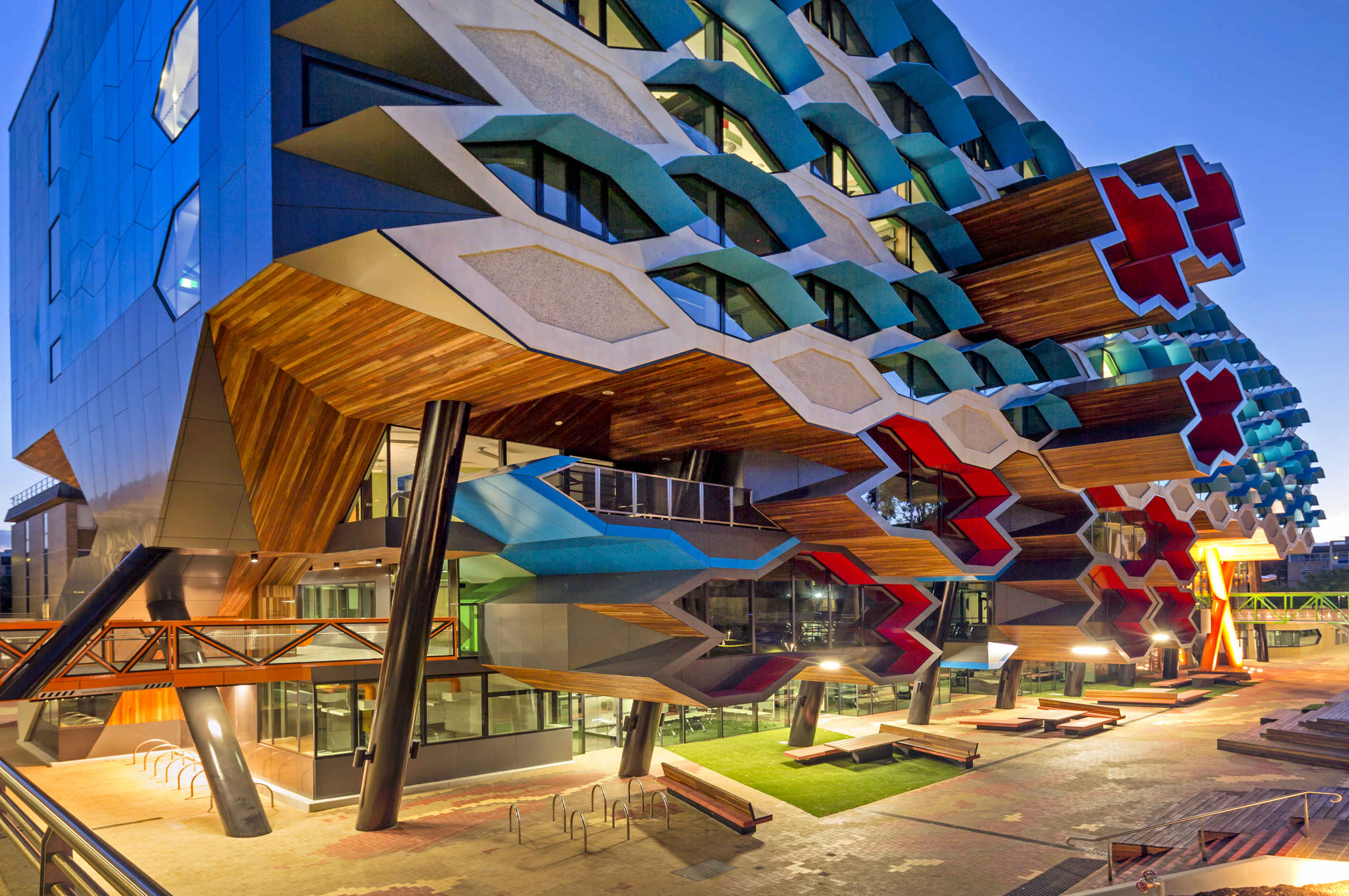 Săn ngay Học bổng La Trobe University 2026: Giá trị lên đến 100%