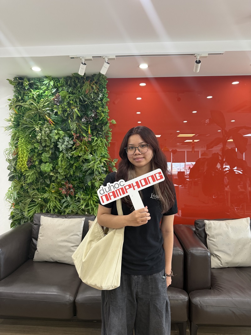 Vũ Lê An - Tân sinh viên trường Đại học top đầu University of Ottawa, Canada với học bổng $36,000 CAD/năm