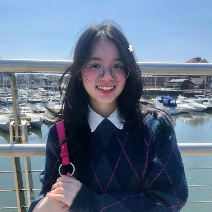  Nguyễn Phan Đông Nghi – Tân sinh viên Việt Nam đầu tiên tại Gower College Swansea, UK. Cô bé nhỏ nhắn nhưng mang sự trưởng thành không hề nhỏ.