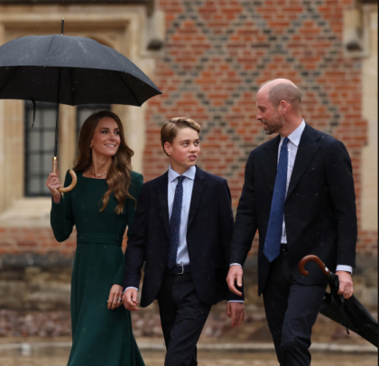 Hoàng tử George gây sốt với đồng phục nhập học tại trường Eton College