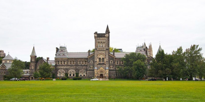 Trường Đại học University of Toronto | duhocnamphong.vn