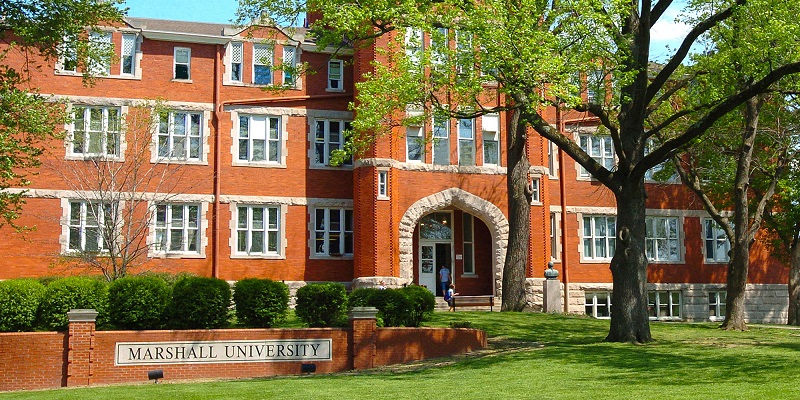 Marshall_University_Entrance_in_Spring