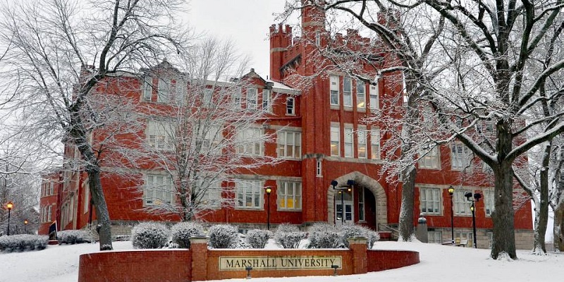 Marshall_University_Entrance_in_winter