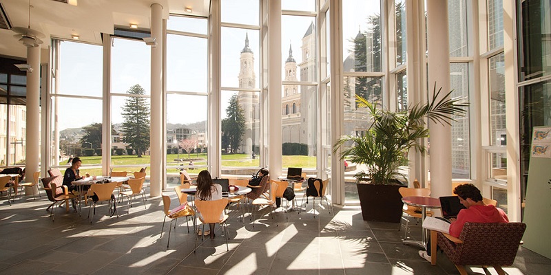 Truong Dai hoc University of San Francisco-Inside